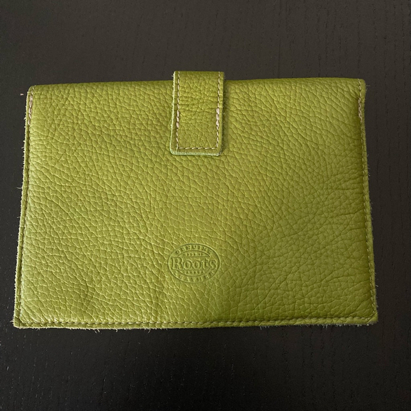 Unisex Roots Tablet Case Green One Size - Picture 1 of 6